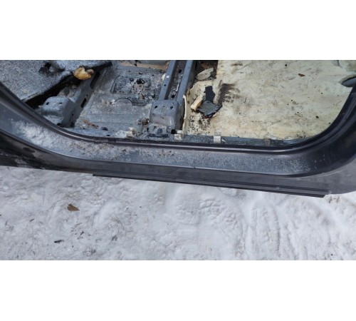 Порог со стойкой(правый)