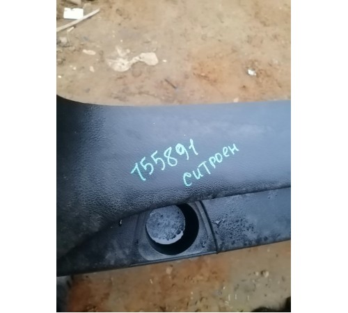 Обшивка багажника правая