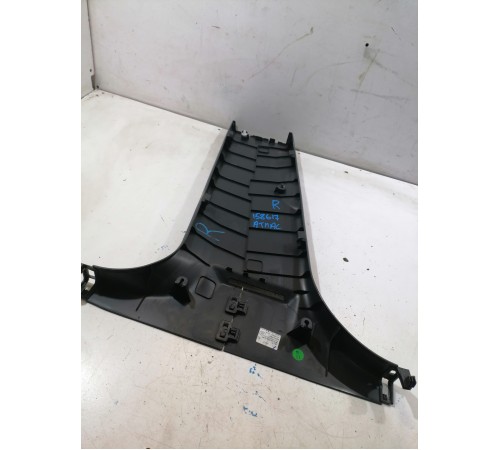 Обшивка центральной стойки правая нижняя