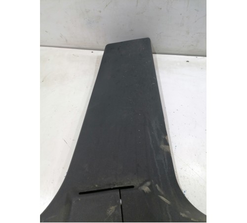 Обшивка центральной стойки правая нижняя