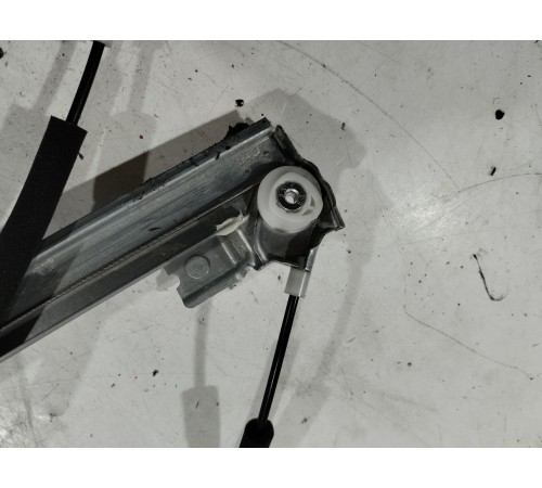 Стеклоподъемник (передний правый)