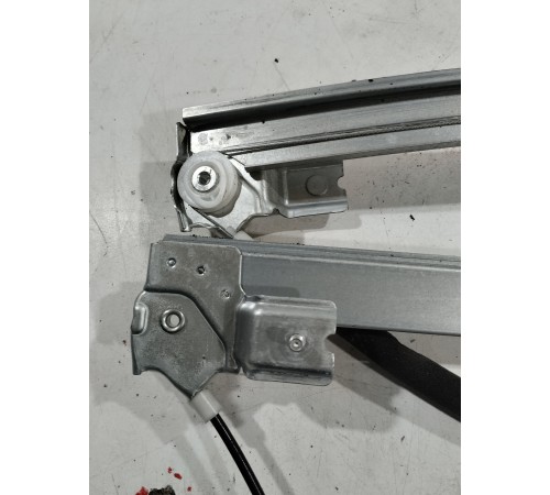 Стеклоподъемник (передний правый)