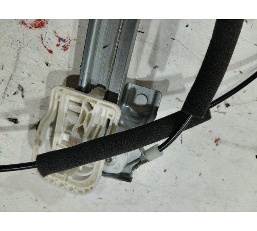 Стеклоподъемник (передний правый)