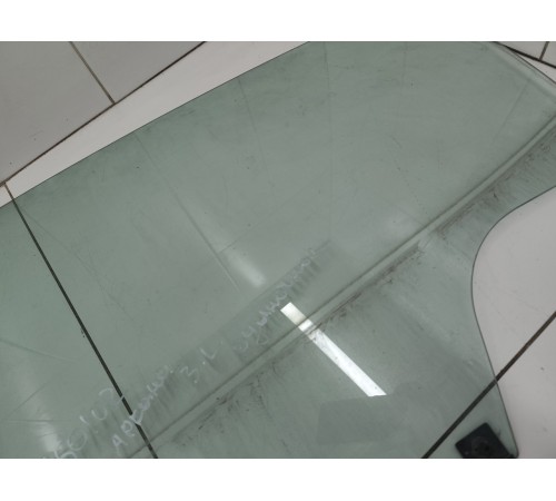 Стекло двери заднее левое