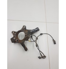 Кулак поворотный передний левый