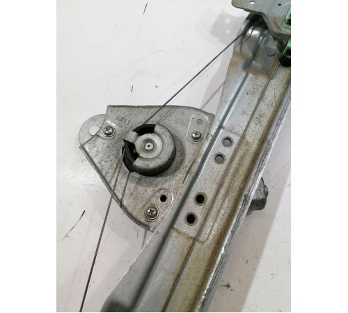 Стеклоподъемник двери задний левый