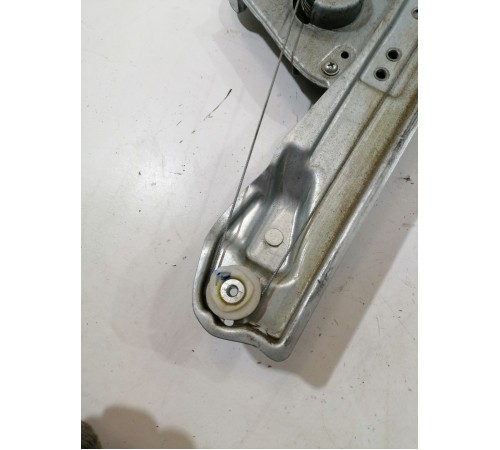 Стеклоподъемник двери задний левый