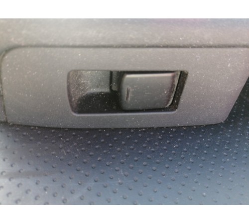 Кнопка стеклоподъемника задняя левая