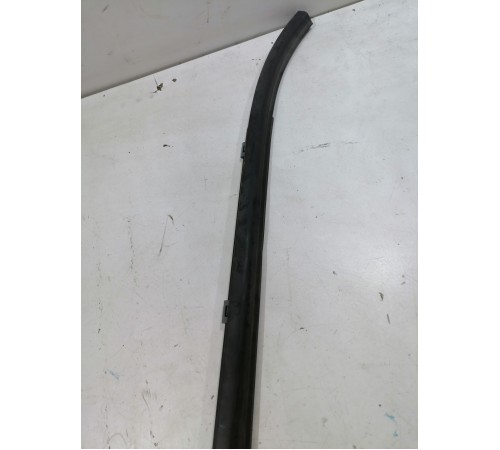 Уплотнитель стекла задний правый наружний