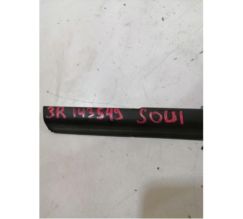 Уплотнитель стекла задний правый наружний