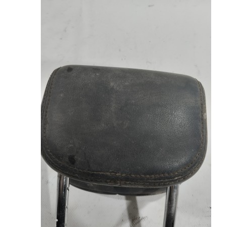 Подголовник сиденья (задний правый)