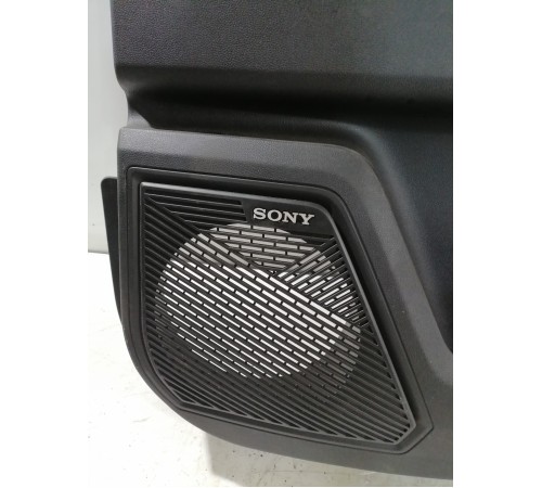 Обшивка двери передняя правая