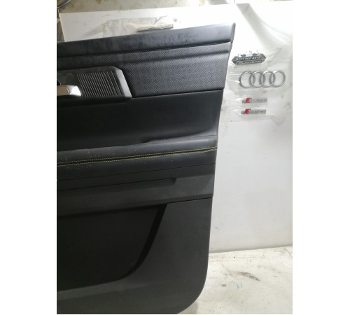 Обшивка двери передняя правая