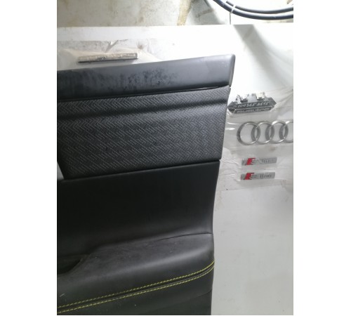 Обшивка двери передняя правая