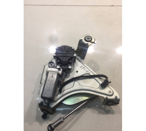 Механизм подъёма двери багажника