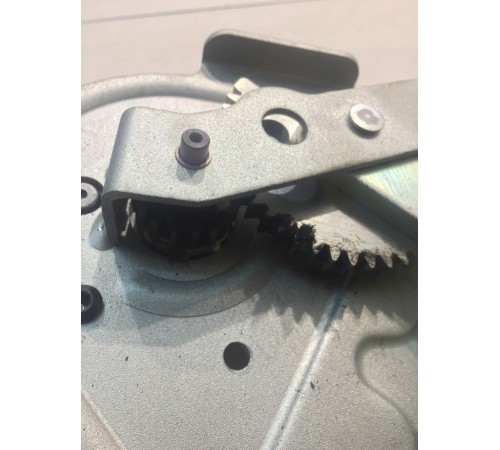 Механизм подъёма двери багажника