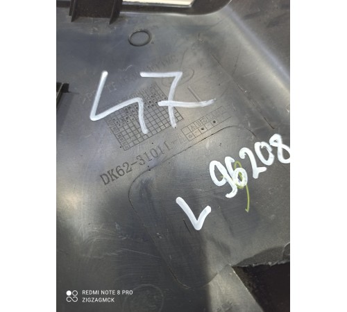 Обшивка центральной стойки левая