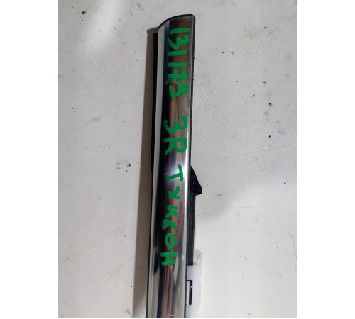 Уплотнитель стекла задний правый (наружный)