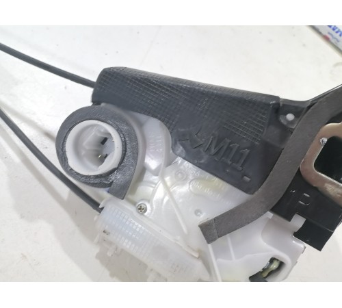 Замок двери задний правый