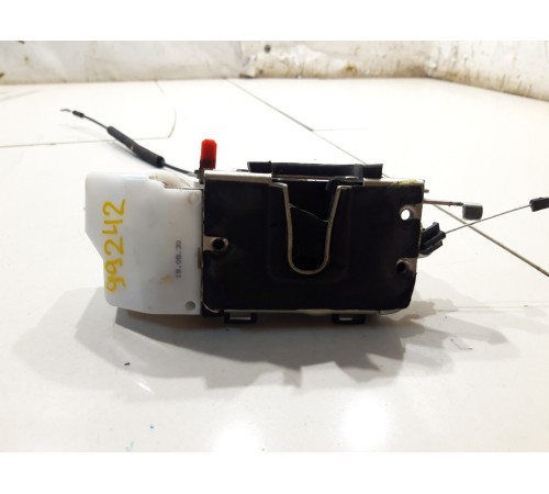 Замок двери (задний правый)