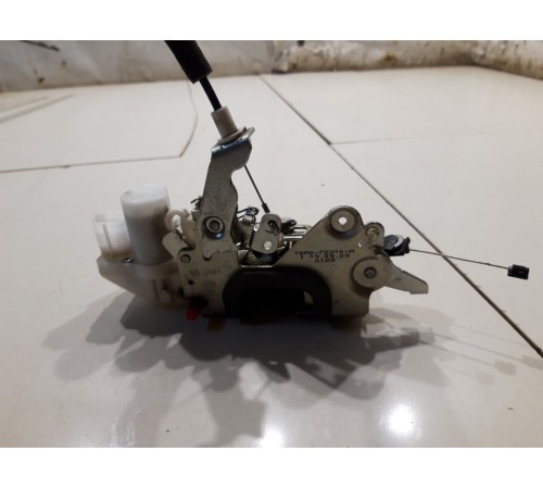 Замок двери (задний правый)