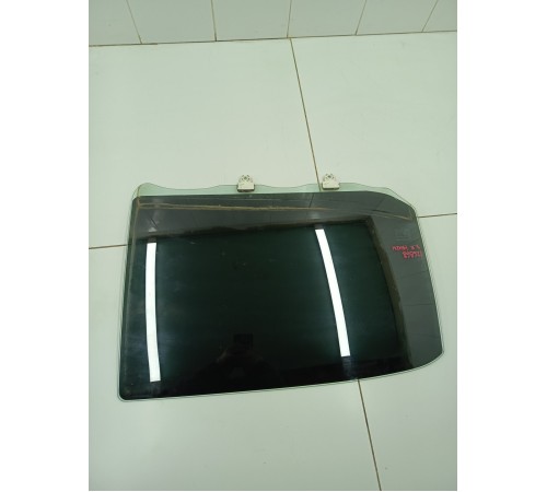 Стекло двери заднее правое