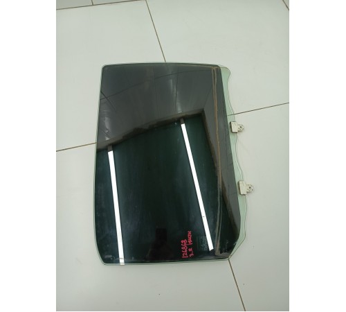 Стекло двери заднее правое