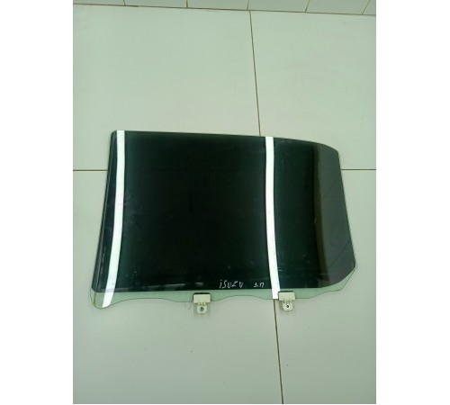 Стекло двери заднее правое