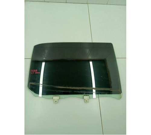 Стекло двери заднее правое