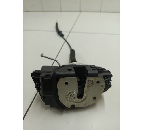 Замок двери задний левый