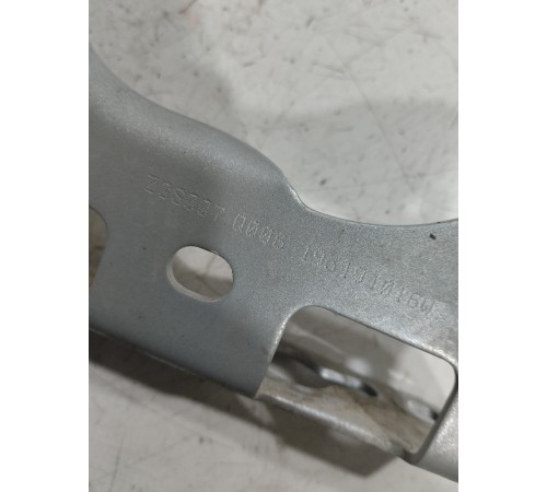 Петля капота правая