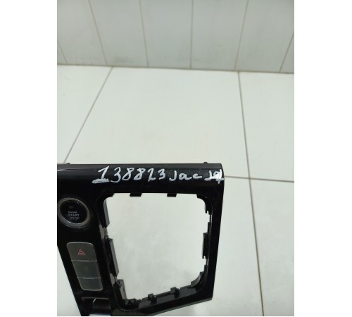 Накладка центральной консоли с блоком кнопок