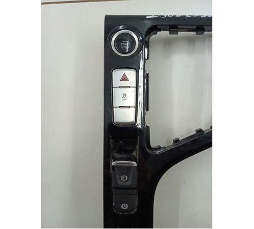 Накладка центральной консоли с блоком кнопок