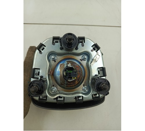 Подушка безопасности водителя