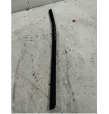 Уплотнитель стекла (передний левый внутренний)