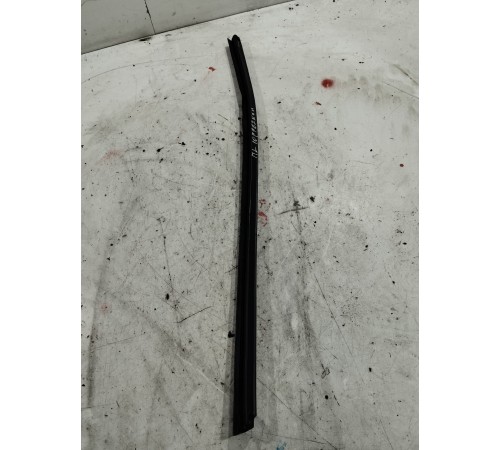 Уплотнитель стекла (передний левый внутренний)