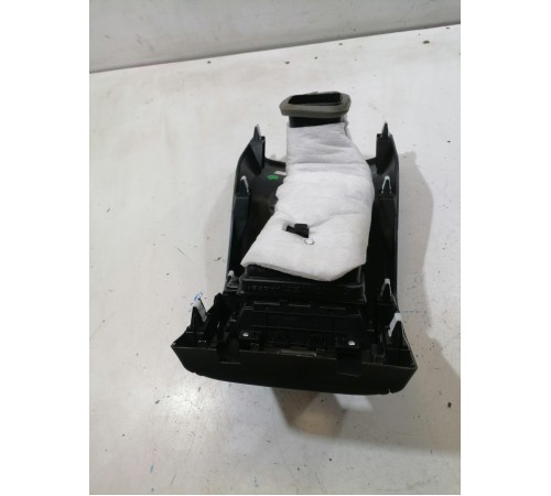 Накладка центральной консоли задняя