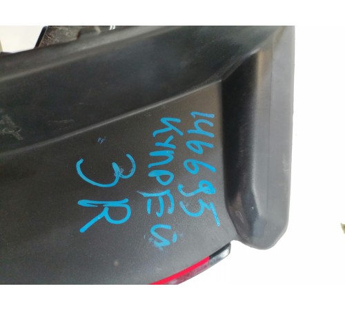 Фонарь задний правый наружный