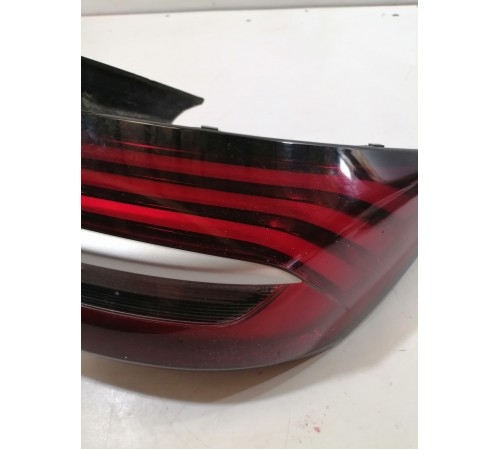 Фонарь задний правый наружный