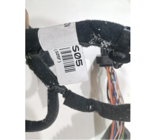 Проводка двери , передняя левая