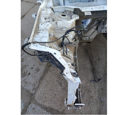 Лонжерон (четверть) передний правый