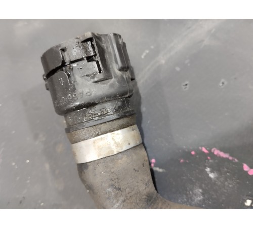 Патрубок системы охлаждения