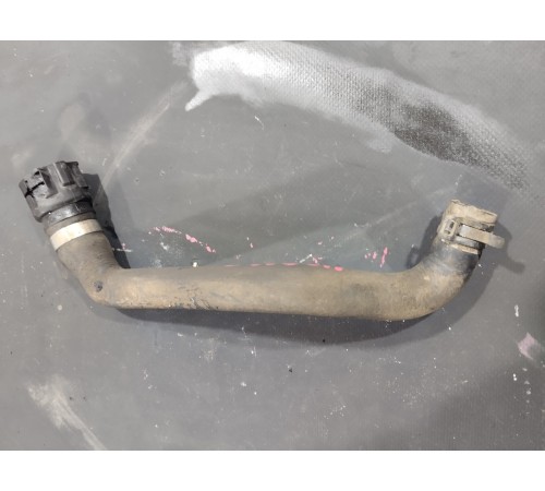 Патрубок системы охлаждения