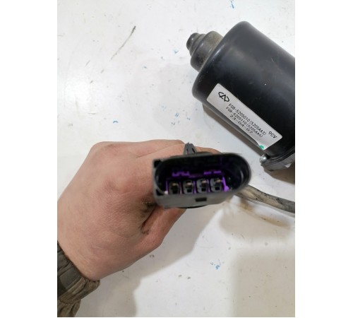 Моторчик стеклоочистителя передний