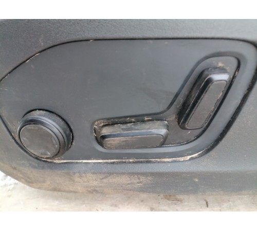 Сиденье переднее левое