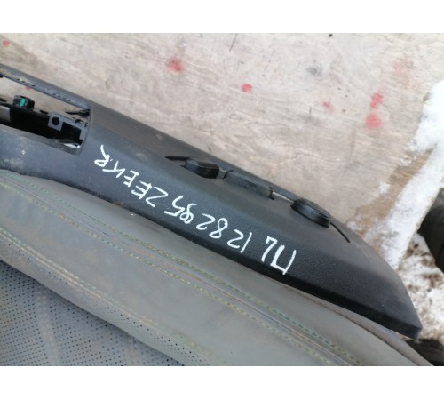 Сиденье переднее левое