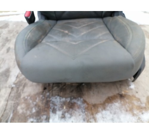 Сиденье переднее левое