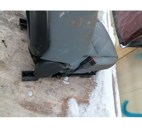 Сиденье переднее левое