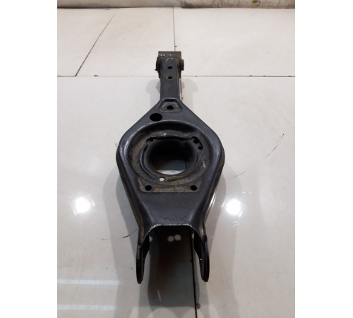 Рычаг подвески (задний, правый)