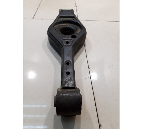 Рычаг подвески (задний, правый)